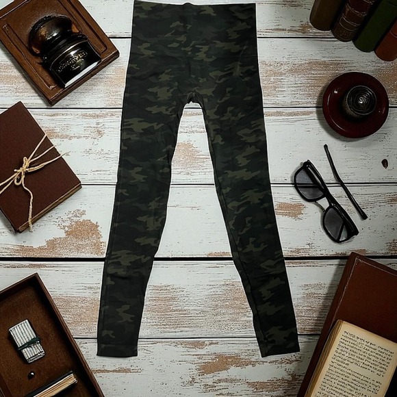 SPANX Pants - Spanx Seamless Look at Me Now Camo Leggings Medium High Waist